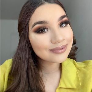 Meet your Posher, Abigail